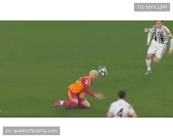 比赛第60分钟，阿尔梅里亚获得点球，VAR介入后主裁取消判罚